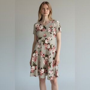 Violet B Gray Floral Short Sleeve A-Line Dress Size Medium